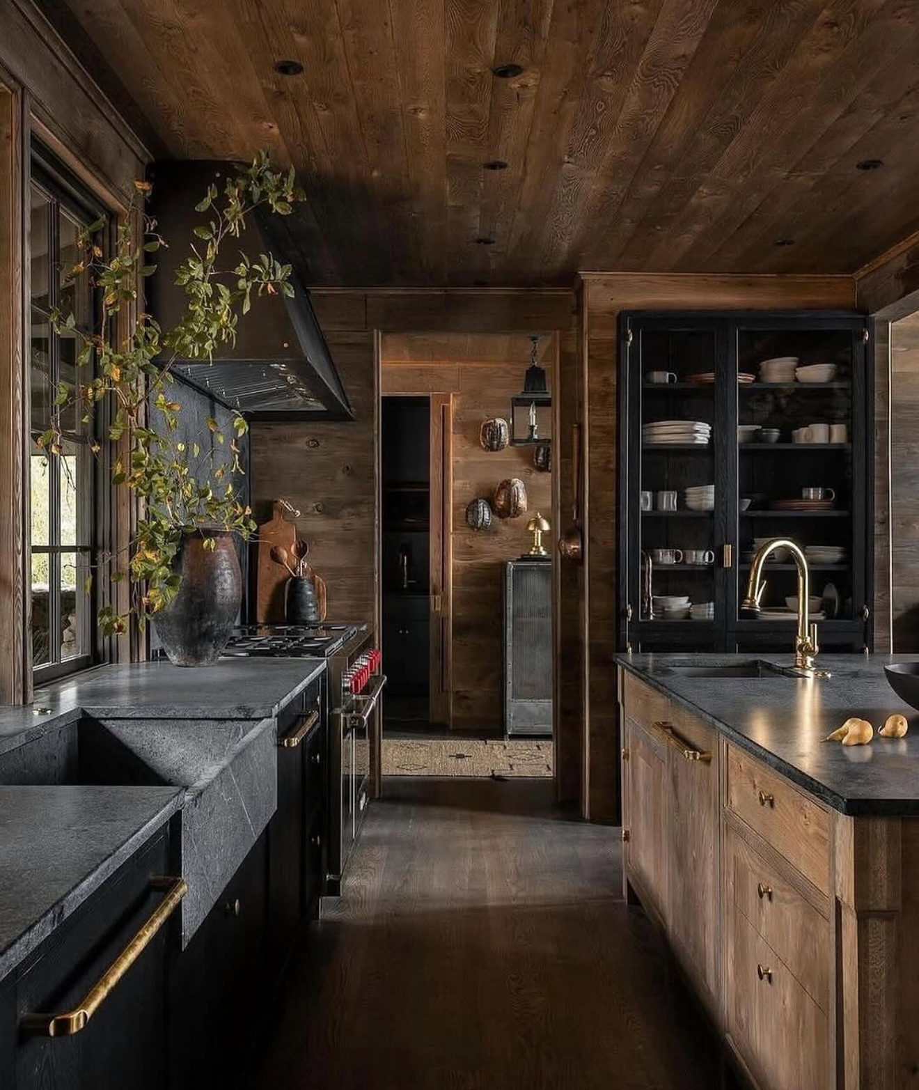 25 Dark Moody Kitchen Ideas That Prove Bold Colors and Dramatic Design ...