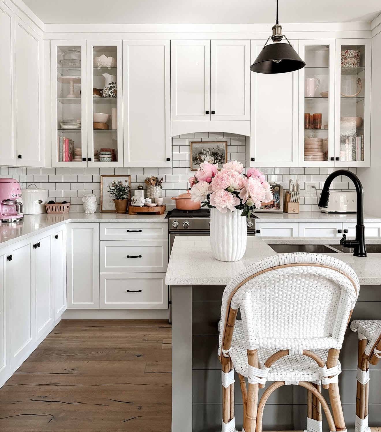 25 Modern Farmhouse Kitchens 2026 That Blend Rustic Charm With Modern ...