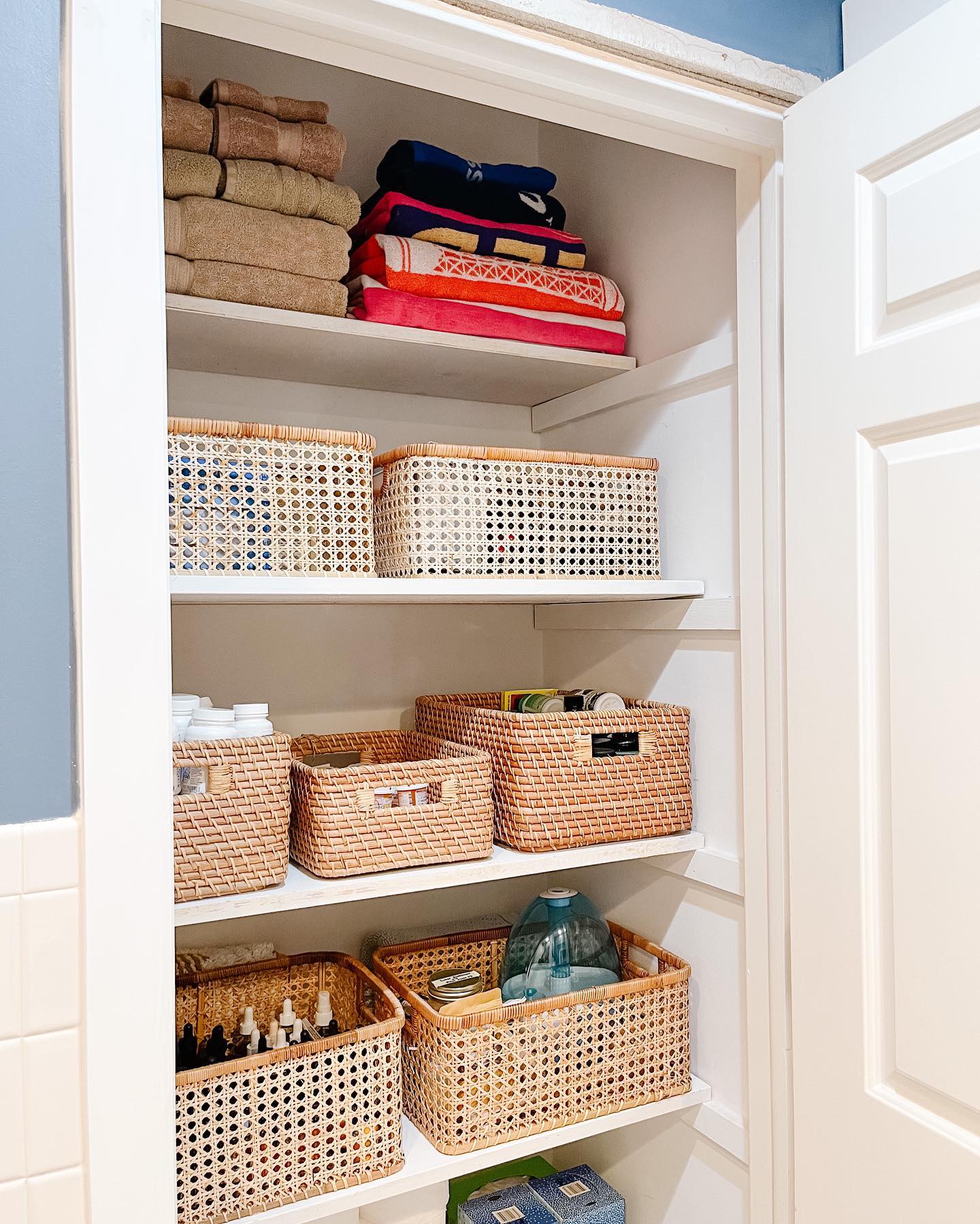 30 Hallway Linen Closet Organization Ideas - Maximize Your Space ...