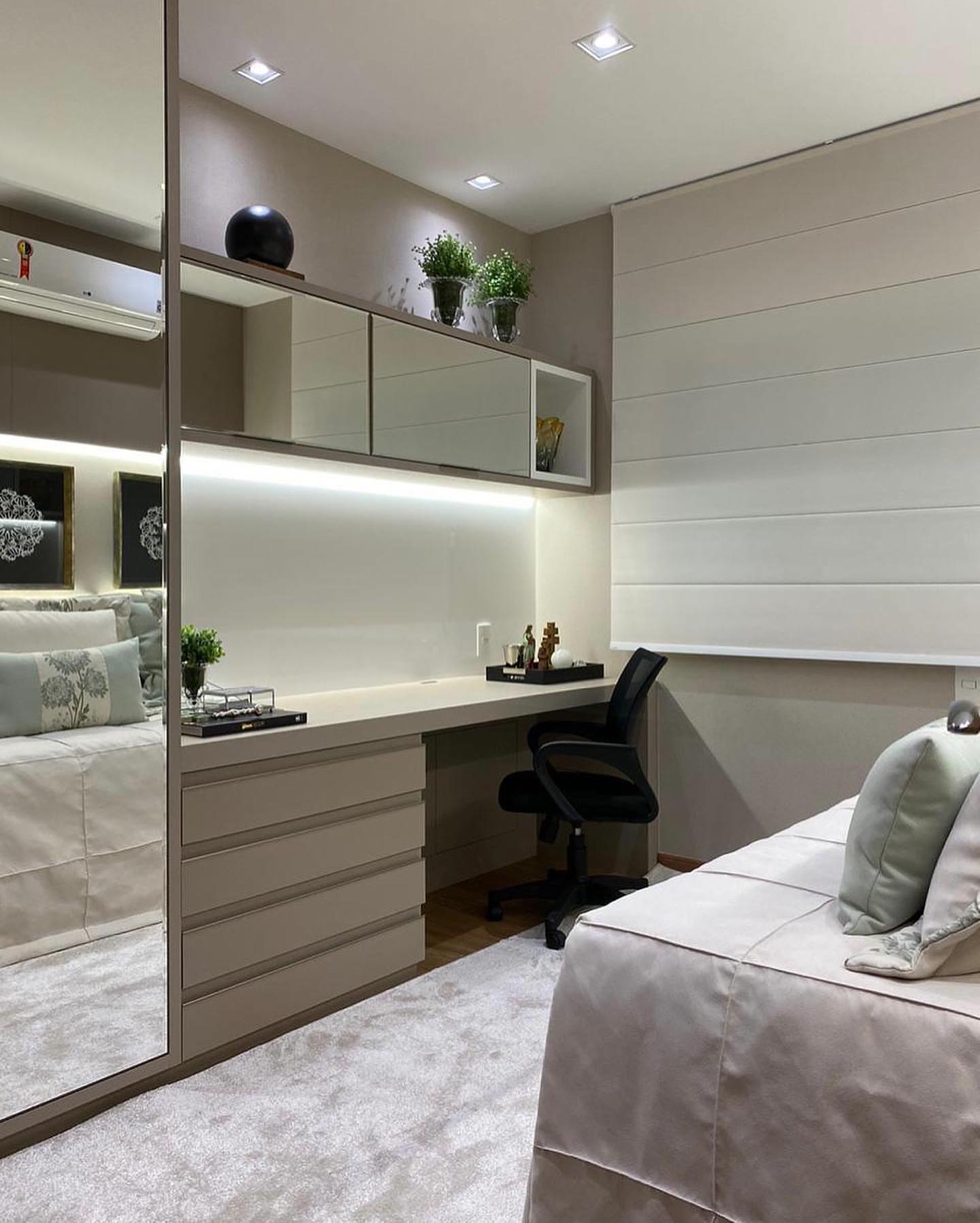 Picture of 38 Inspiring Home Office in Bedroom Designs for Maximized Space ...