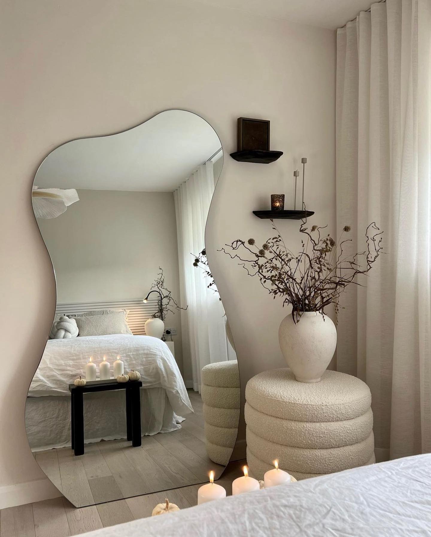 27 Innovative Bedroom Mirror Designs for 2025 Elevate Your Decor