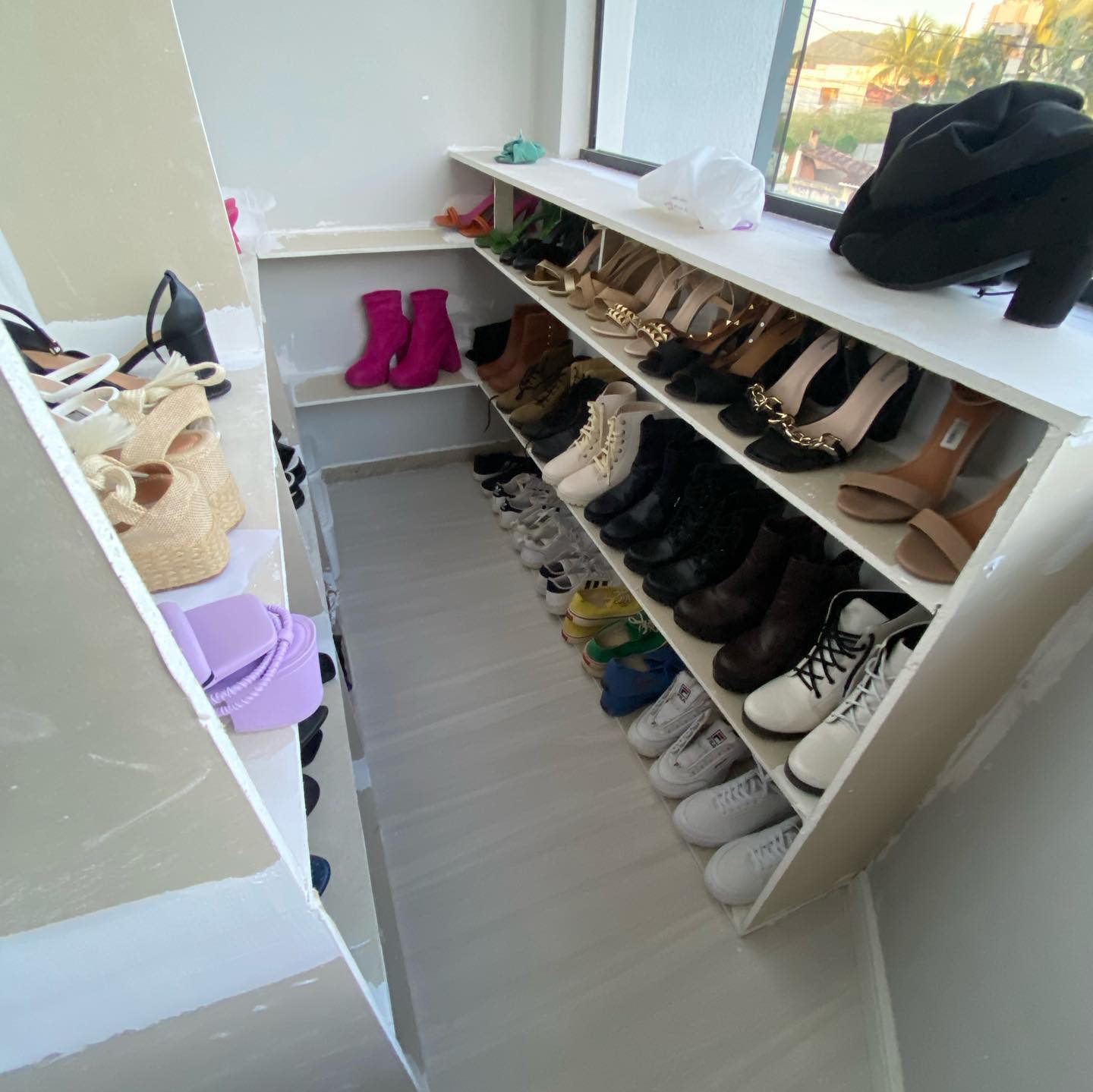 34 Shoe Closet Organization Ideas for Chic & Tidy Spaces - placeideal.com