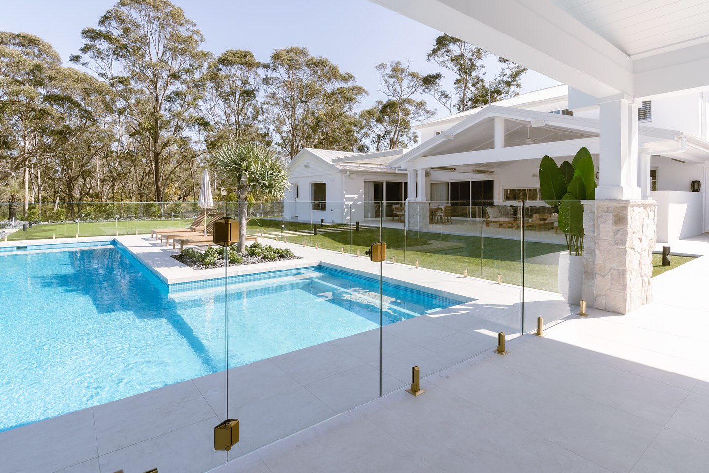 Top 25 Pool Fence Ideas 2025: Modern Safety & Style for Your Backyard ... - Modern Rooftop Pool Fencing Ideas