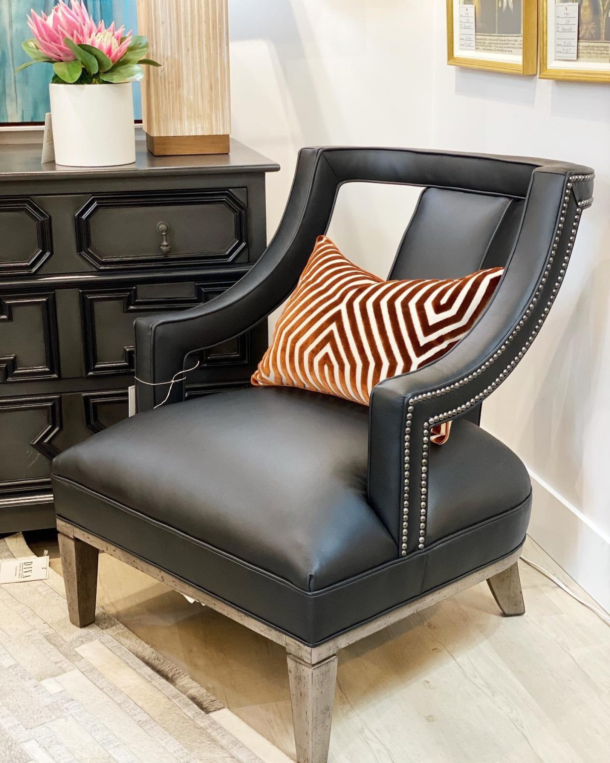 Top 30 Black Accent Chair Styles 2025: Chic & Versatile Designs ...