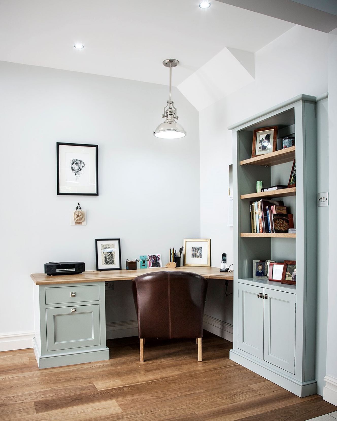 27 Corner Desk 2025 Trends: Maximize Style & Functionality - placeideal.com