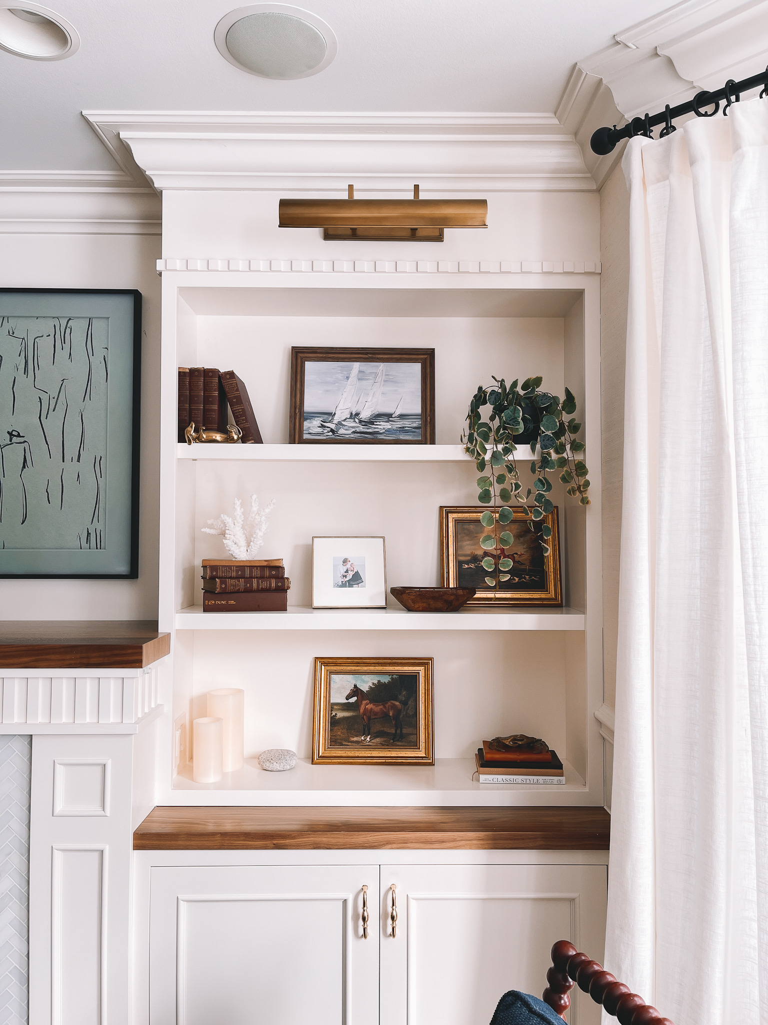 31 Top Living Room Shelves 2025: Stylish & Functional Design Ideas ...