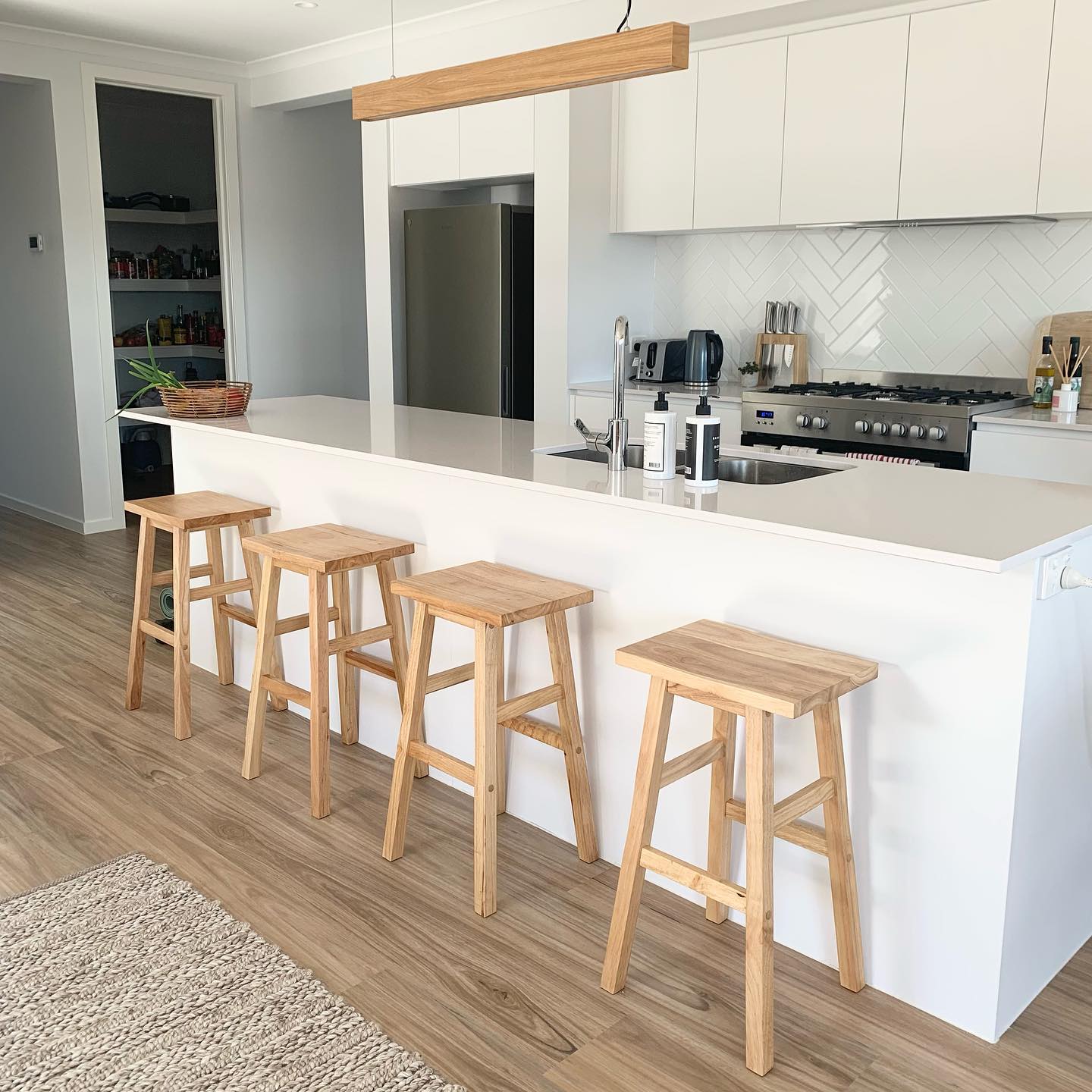 30 White Kitchen Ideas To Brighten Your Space In 2025 Elegant Designs 1 40 