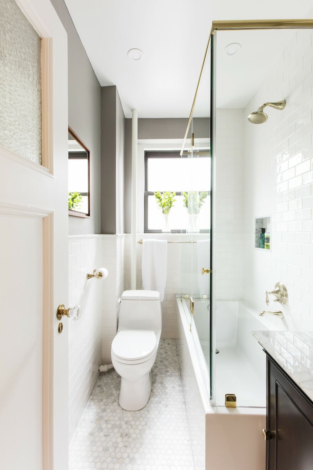39 Creative Narrow Bathroom Ideas to Transform Your Space - placeideal.com