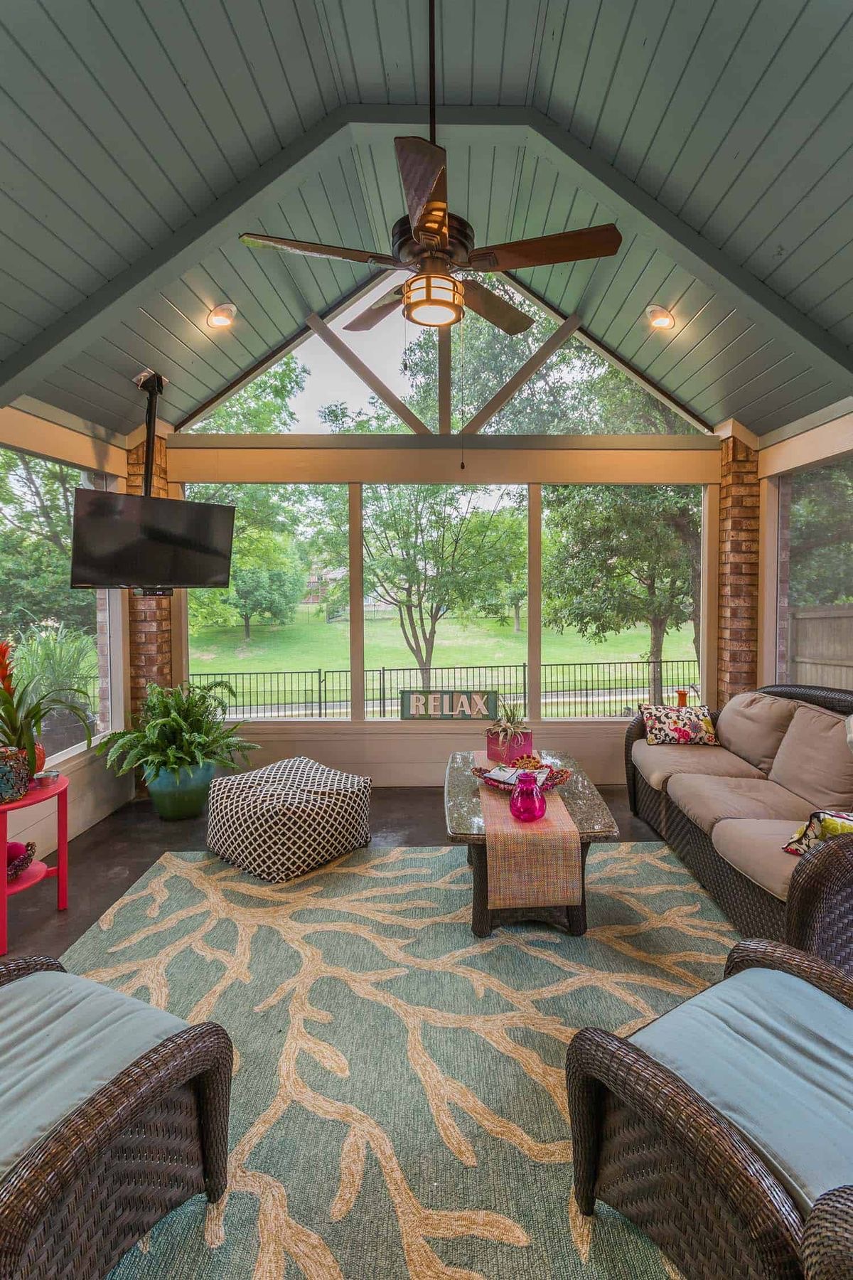 31 Creative 3 Season Porch Ideas to Inspire Your Next Cozy Retreat ...
