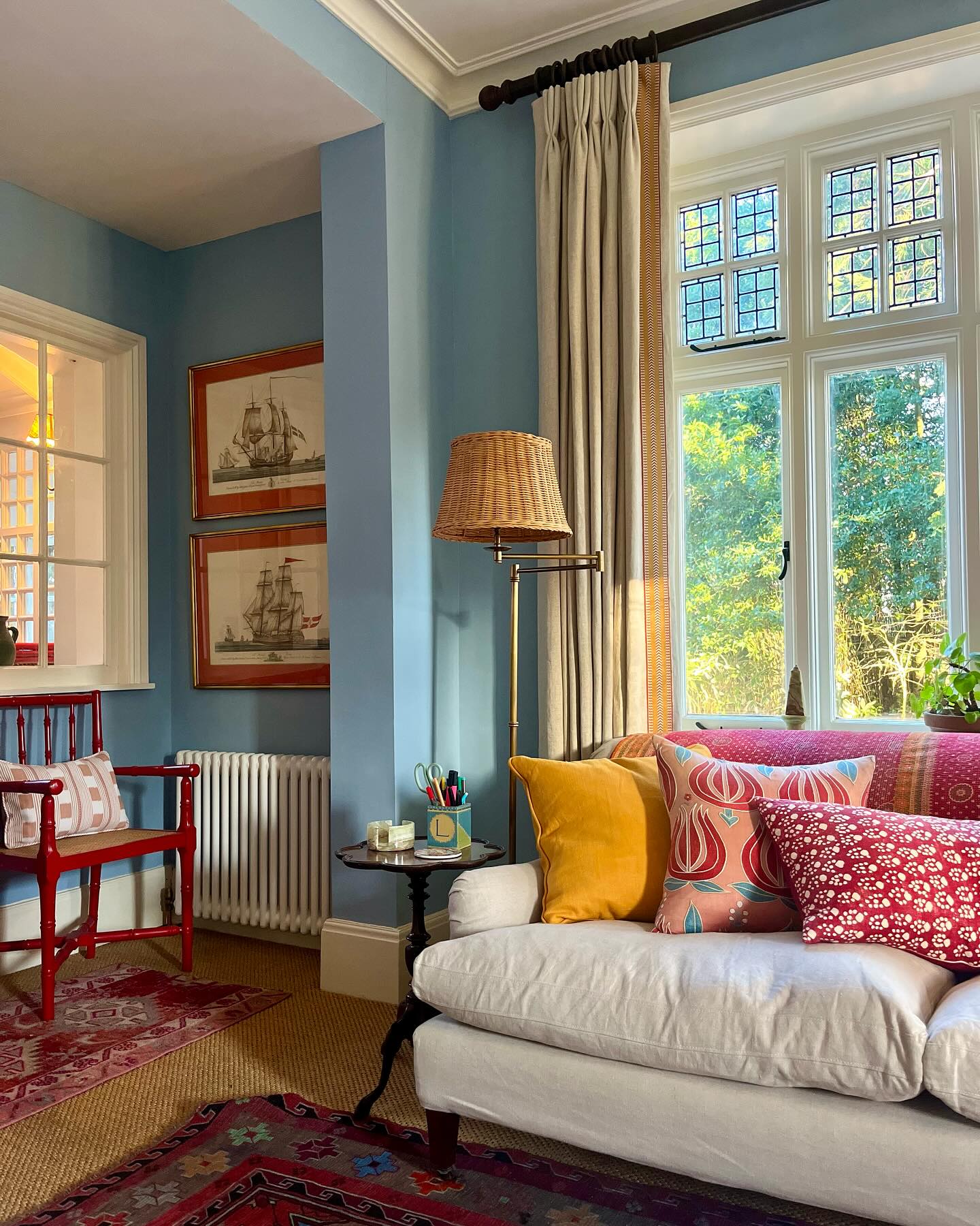 38 Unique Floor Lamps for Living Room: Illuminate with Style ...