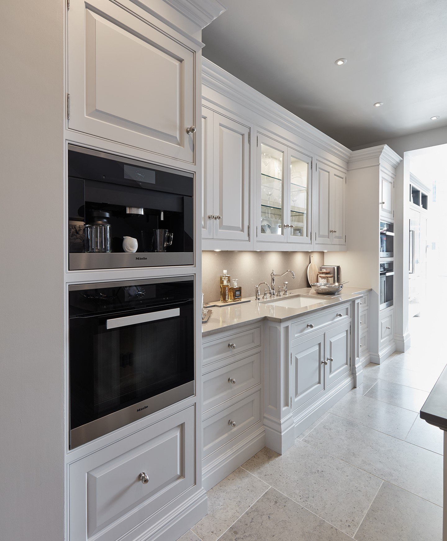 30 White Kitchen Ideas to Brighten Your Space in 2025 - Elegant Designs! - placeideal.com