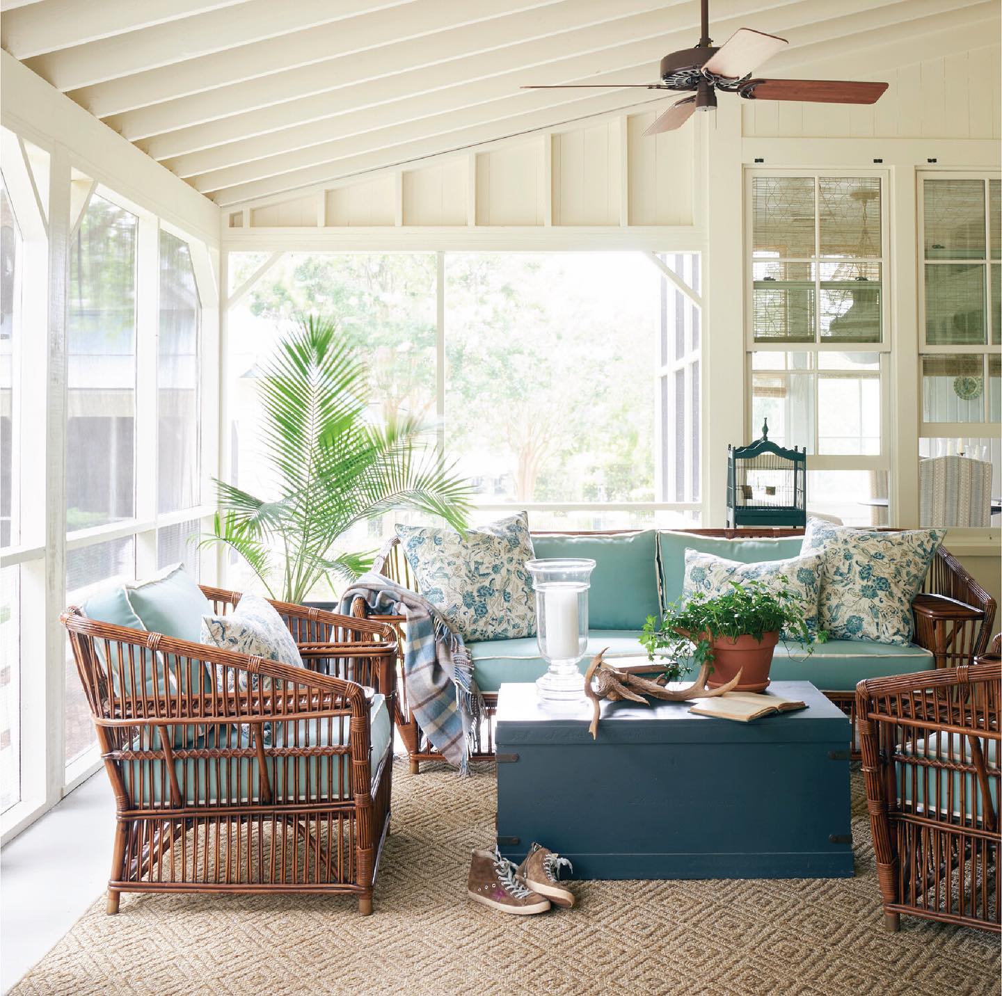 31 Creative 3 Season Porch Ideas to Inspire Your Next Cozy Retreat ...