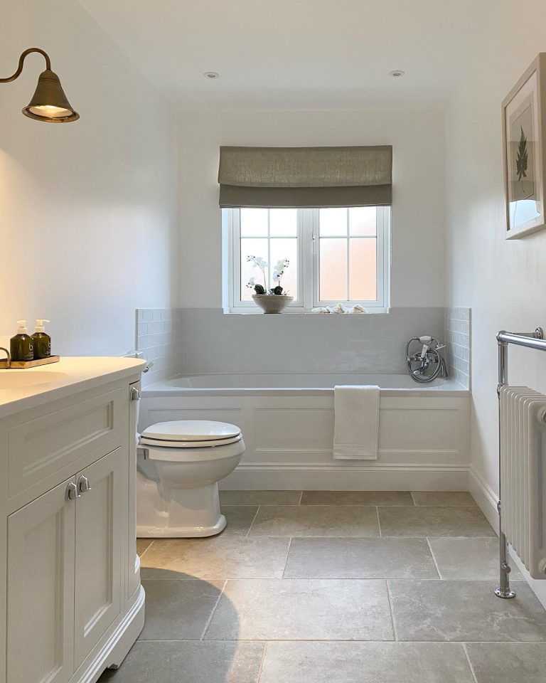 View of 31 Budget-Friendly Bathroom Decor Ideas to Revitalize Your Space ...