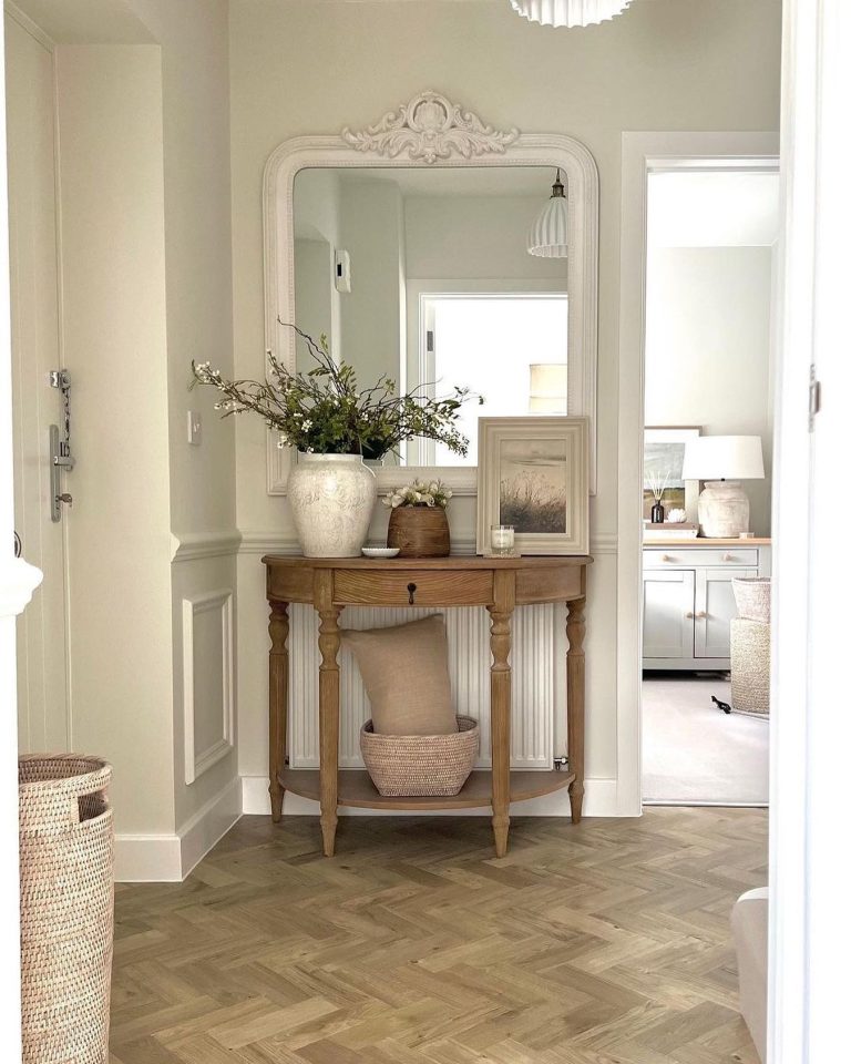 Top 35 Console Table Hallway Ideas for a Welcoming Home Entrance ...