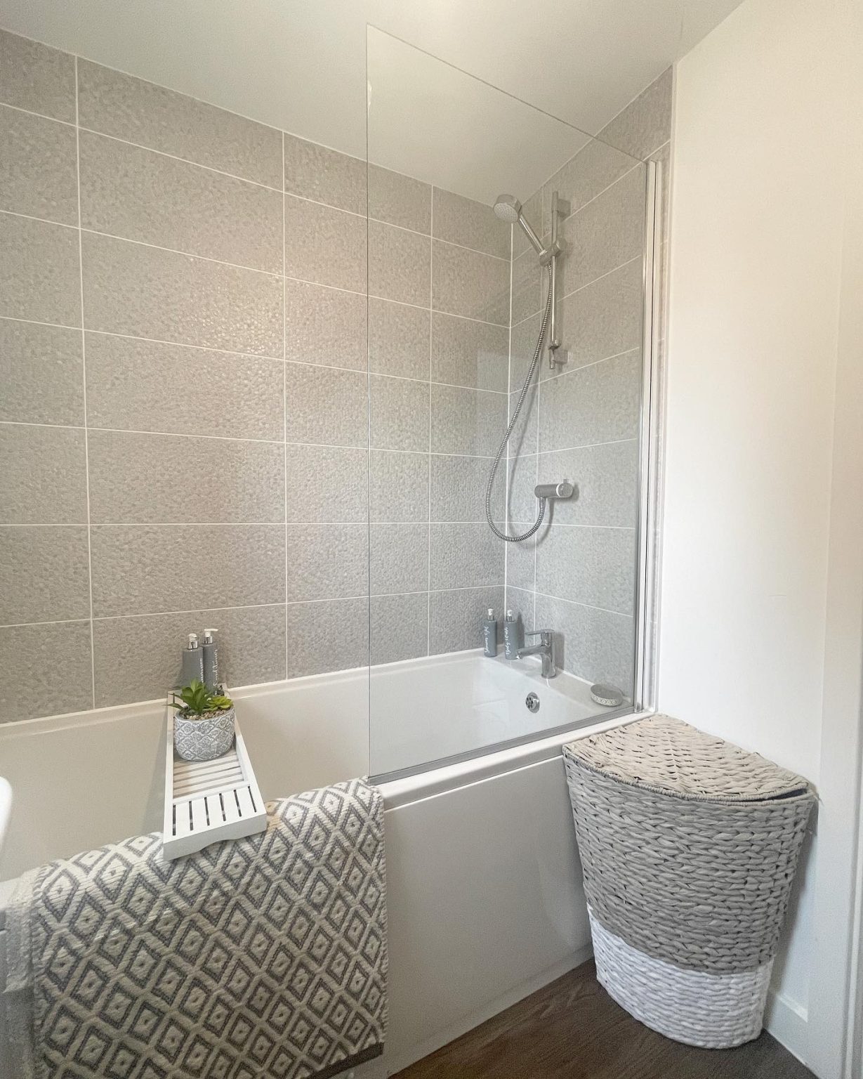 35 Grey Bathroom Ideas: Elevate Your Home with Chic Designs ...
