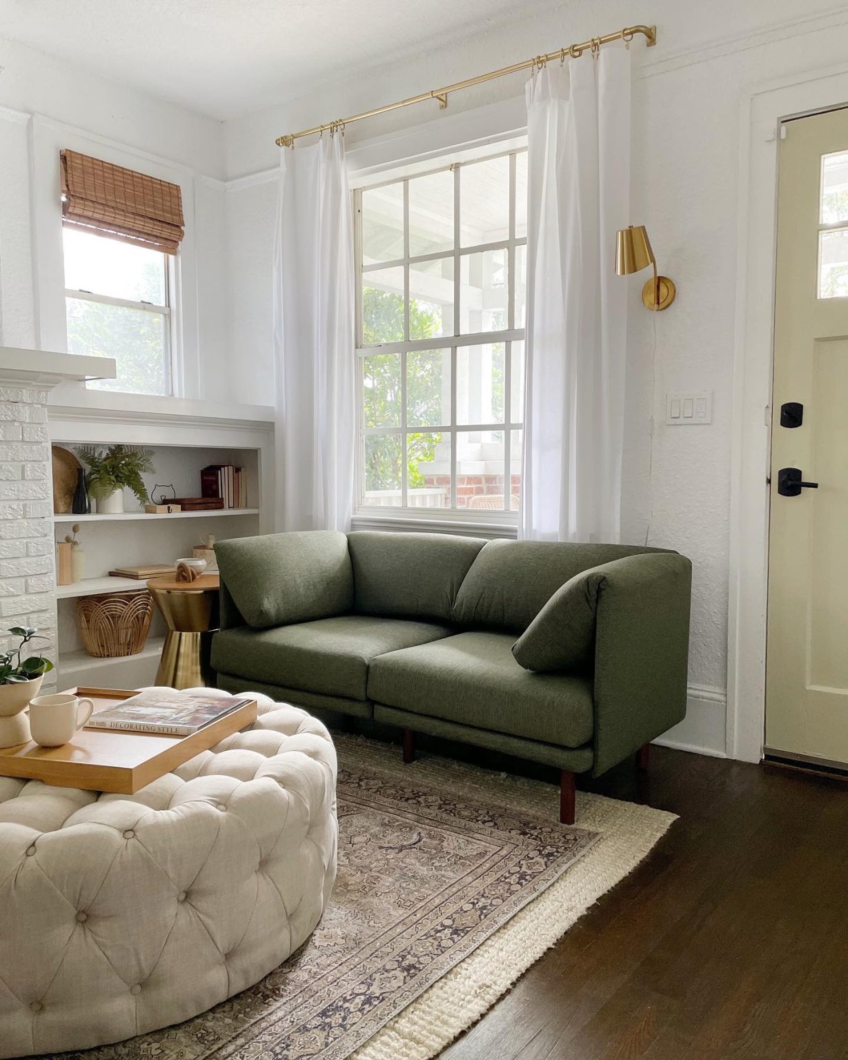 29 Green Couch Living Room Ideas That Add Instant Personality To Your ...