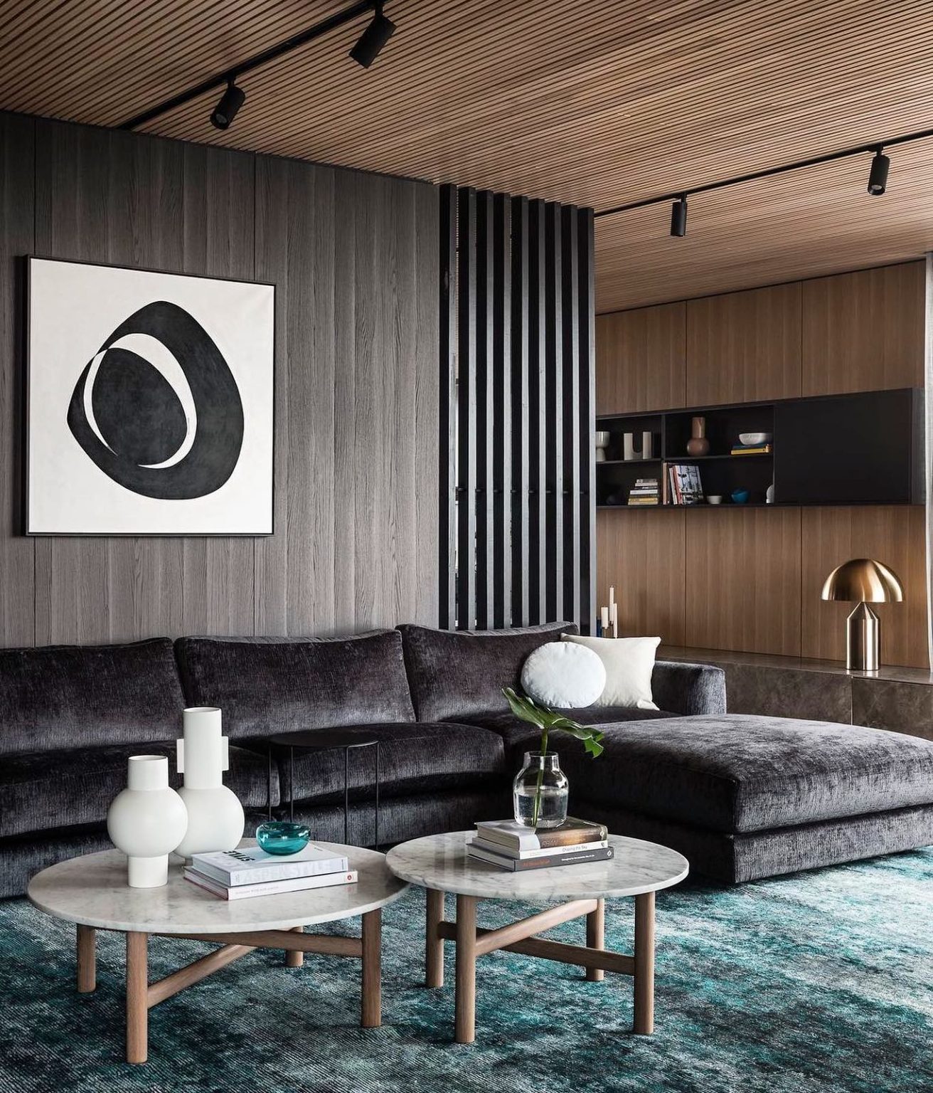 33 Black Sofa Living Room Ideas to Revamp Your Space | Comfy and Chic ...