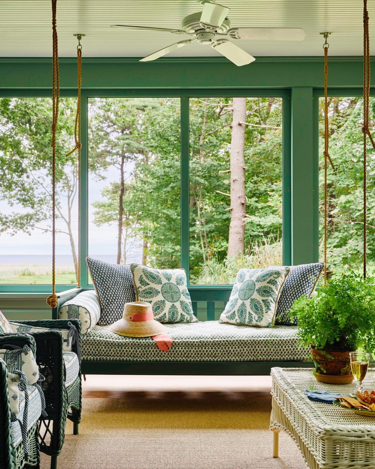 Top 31 Screened Porch Ideas for a Stylish & Comfy Outdoor Retreat ...