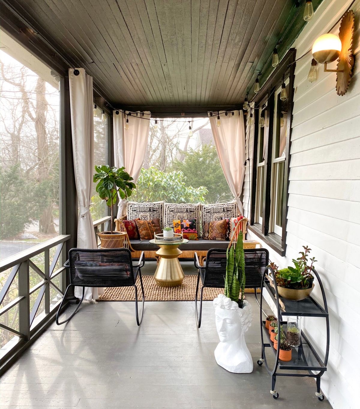 23 Vintage Front Porch Designs That Invite You Home - placeideal.com