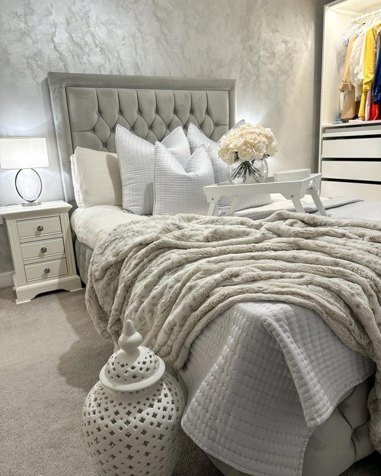 30 Grey Bedroom Ideas for a Trendy and Relaxing Retreat | Design Inspo ...