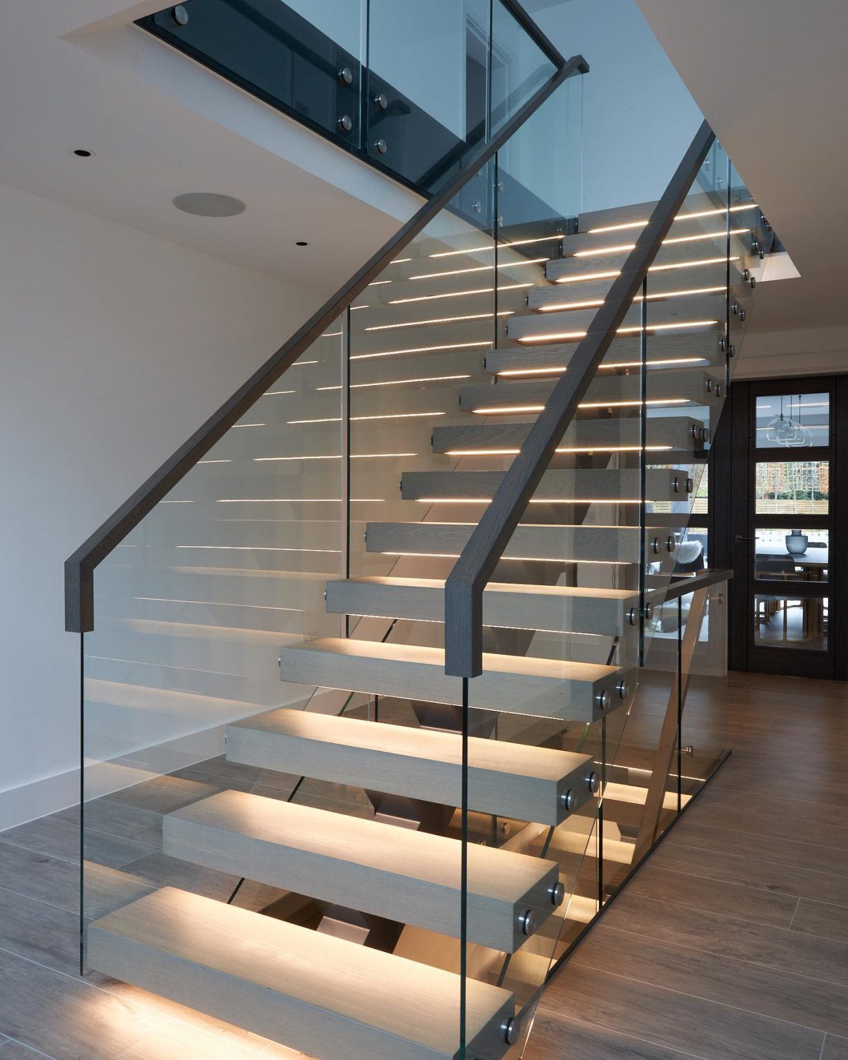 29 Glass Staircase Ideas: Elegance Meets Modern Design - placeideal.com