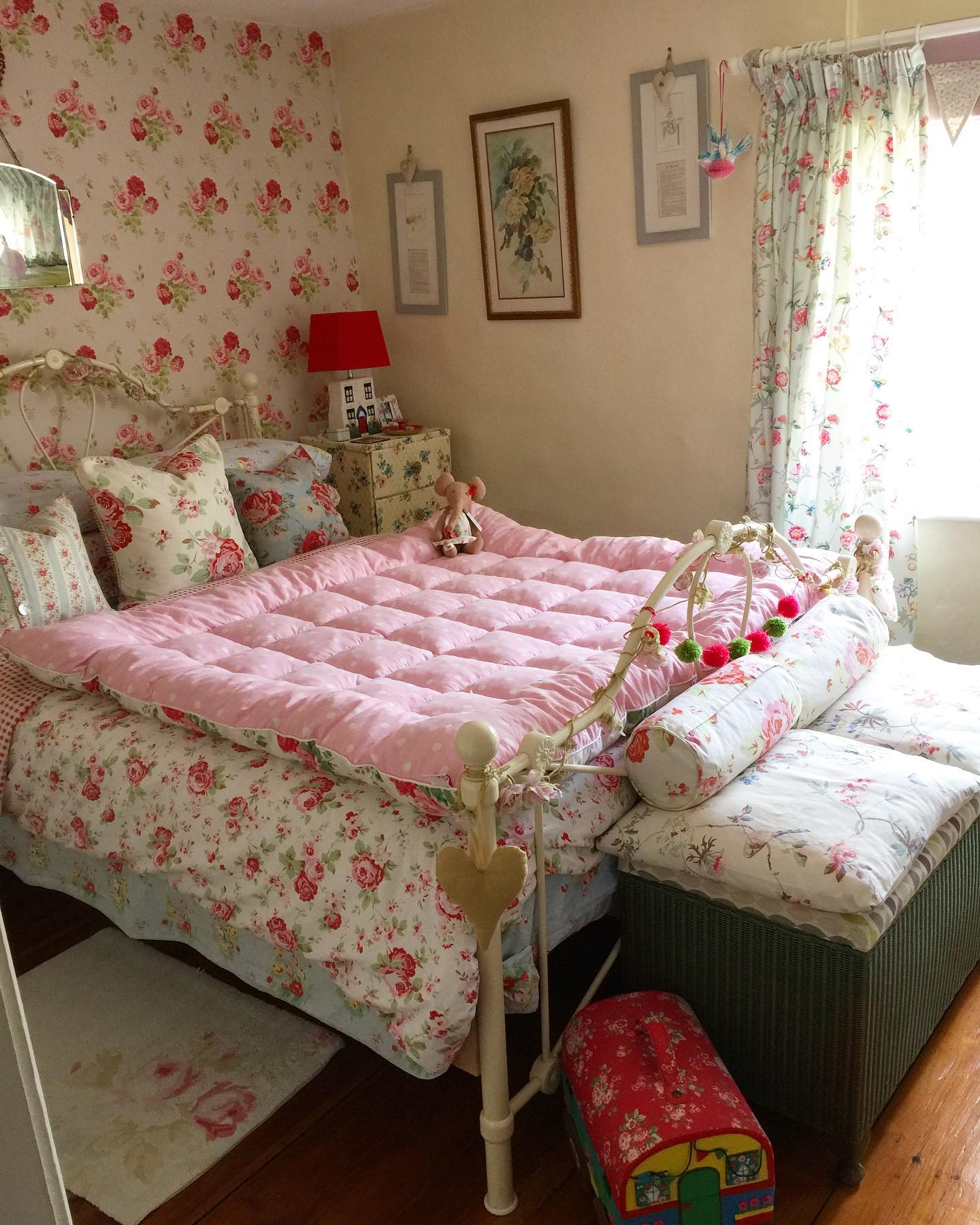 32 Vintage Bedroom Ideas for Charming Retro-Inspired Spaces ...