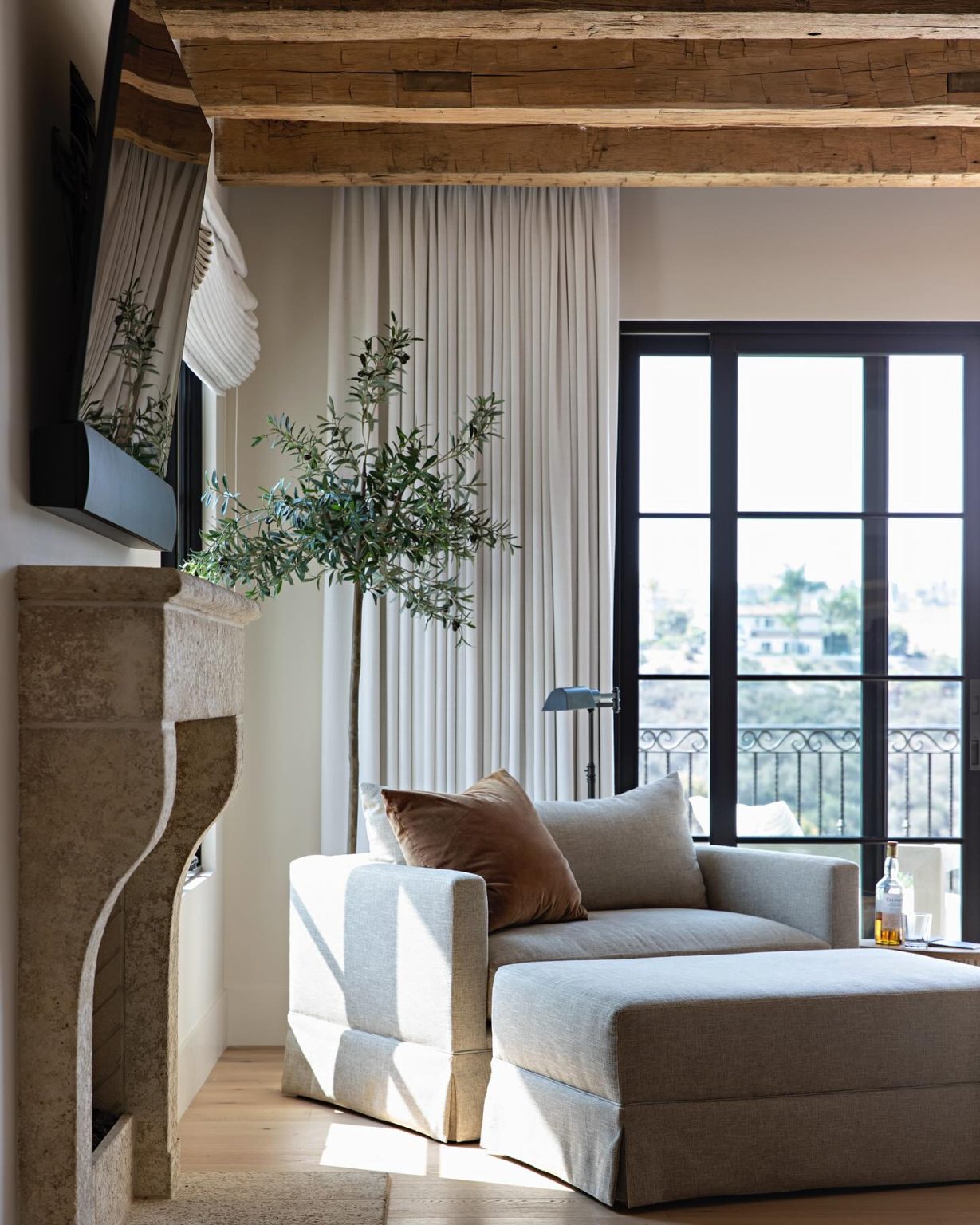 38 Fireplace Ideas with TV: Ultimate Living Room Enhancements ...
