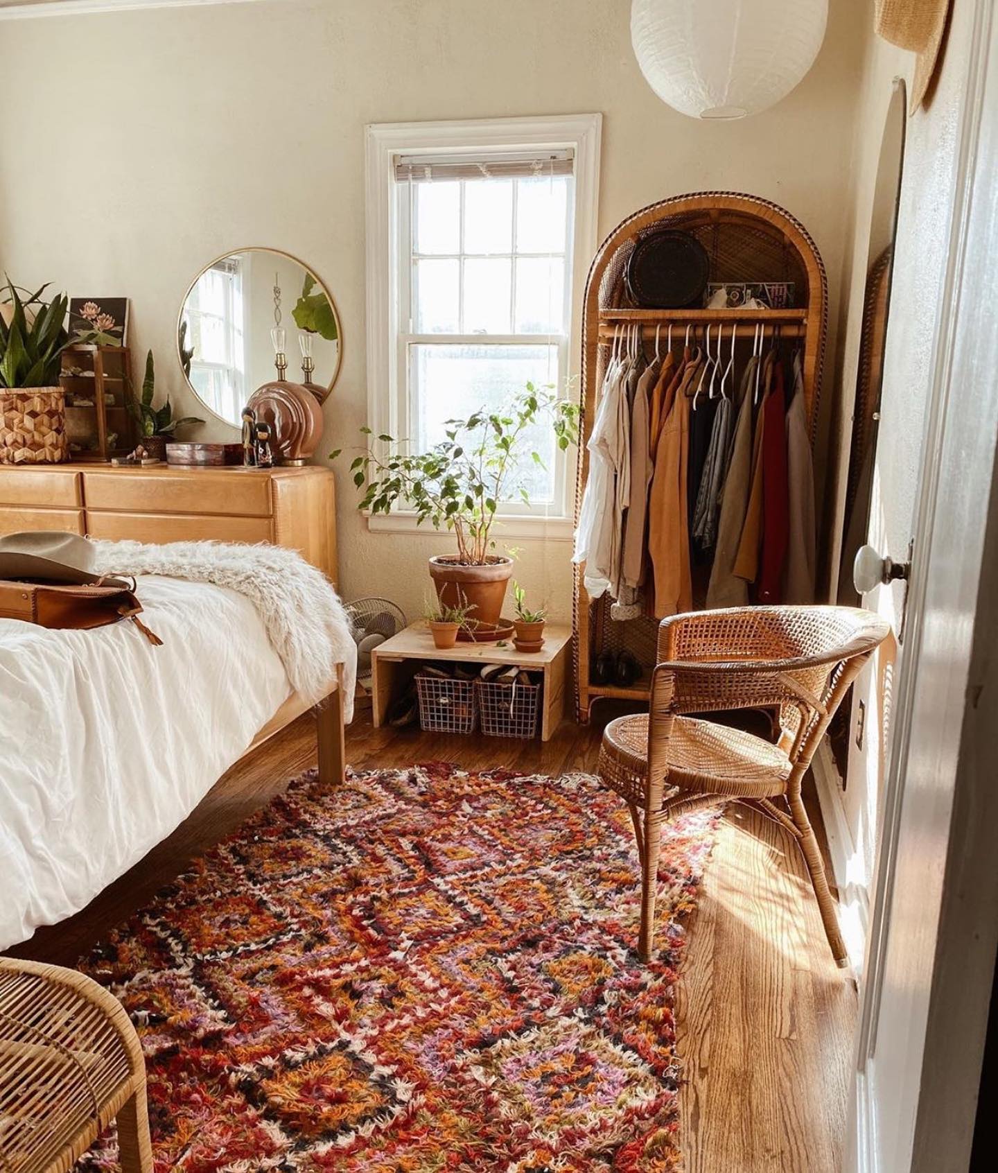 32 Vintage Bedroom Ideas for Charming Retro-Inspired Spaces ...