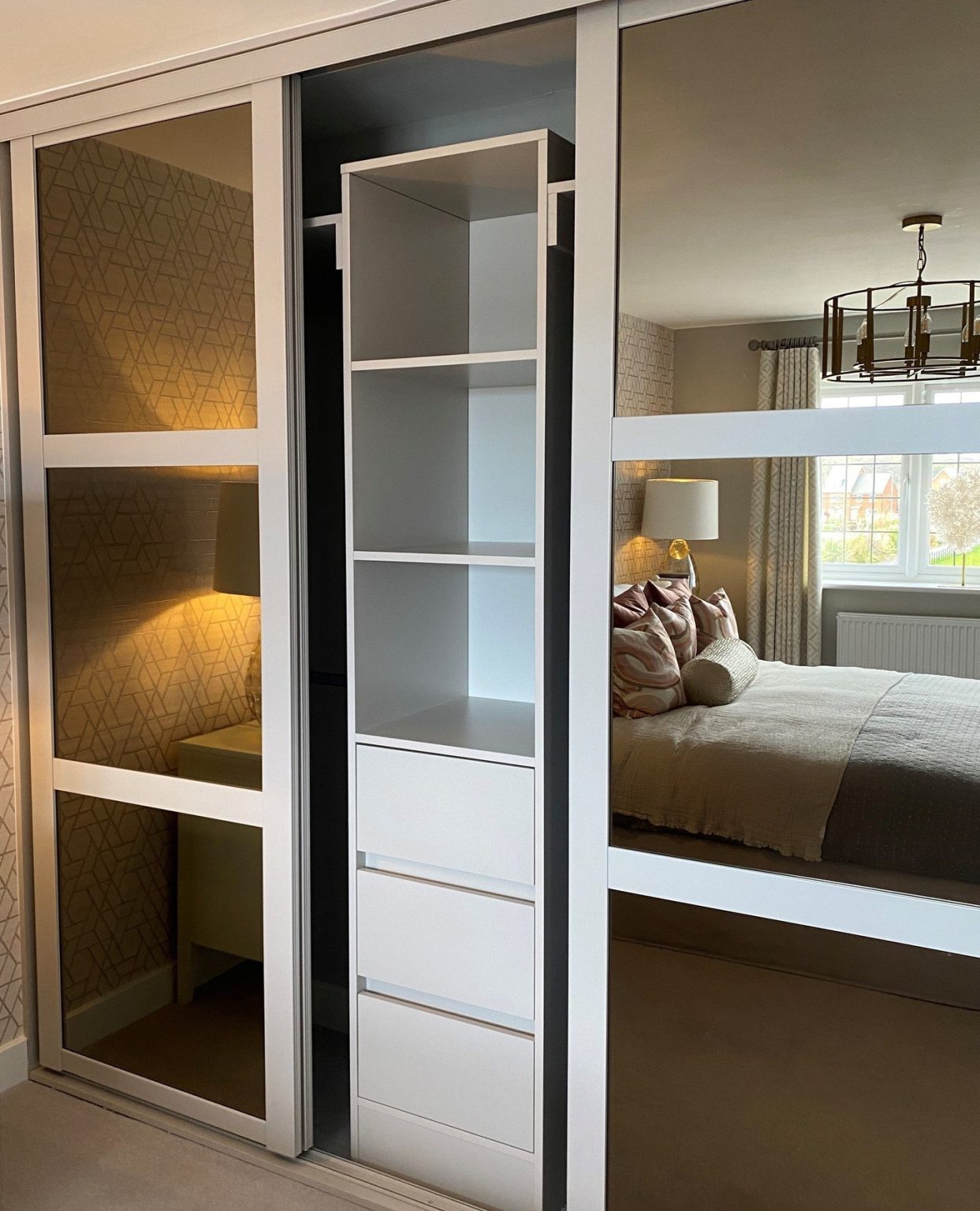 Maximize Space with 32 Bedroom Storage Ideas | Smart & Stylish ...