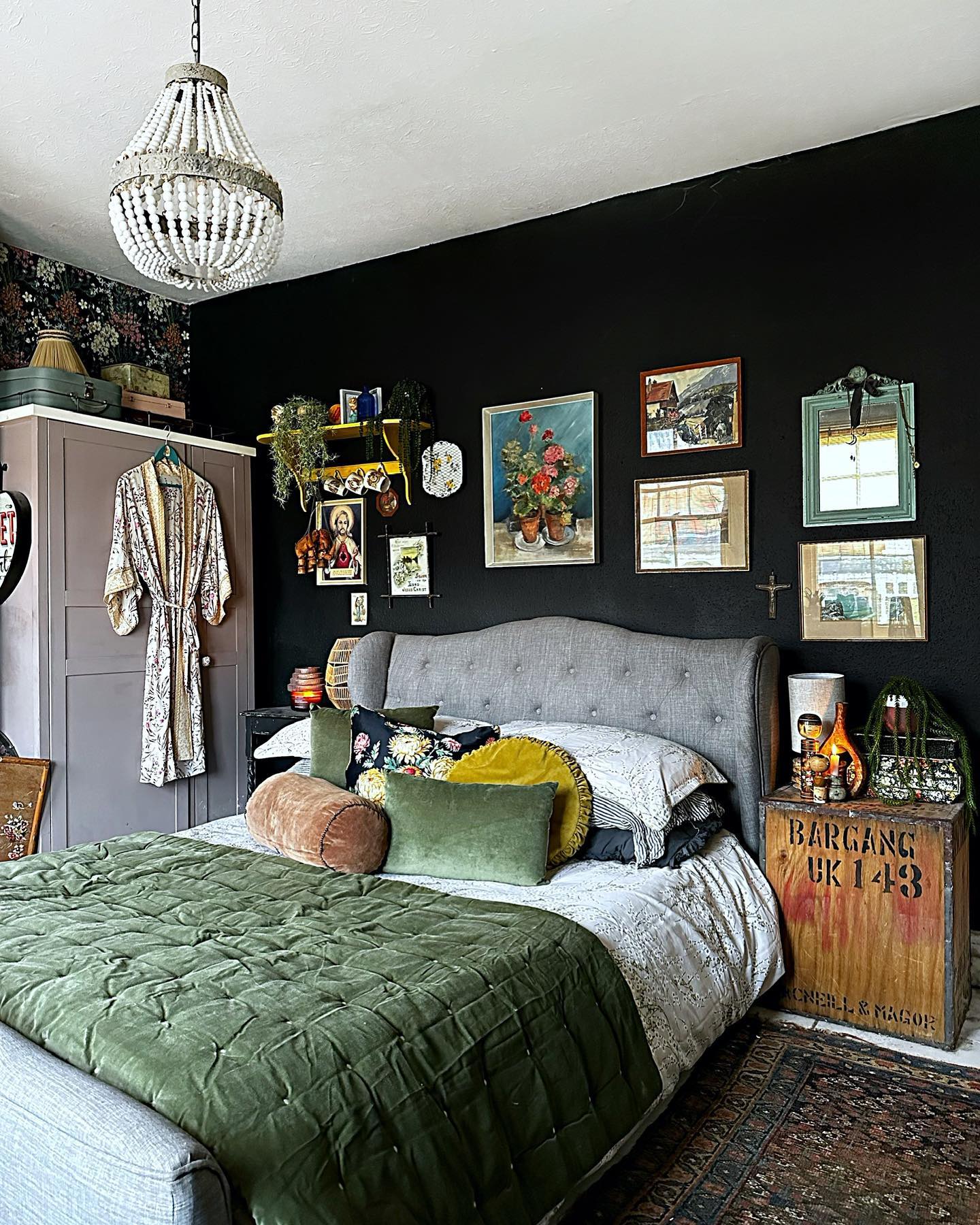 32 Vintage Bedroom Ideas for Charming Retro-Inspired Spaces ...