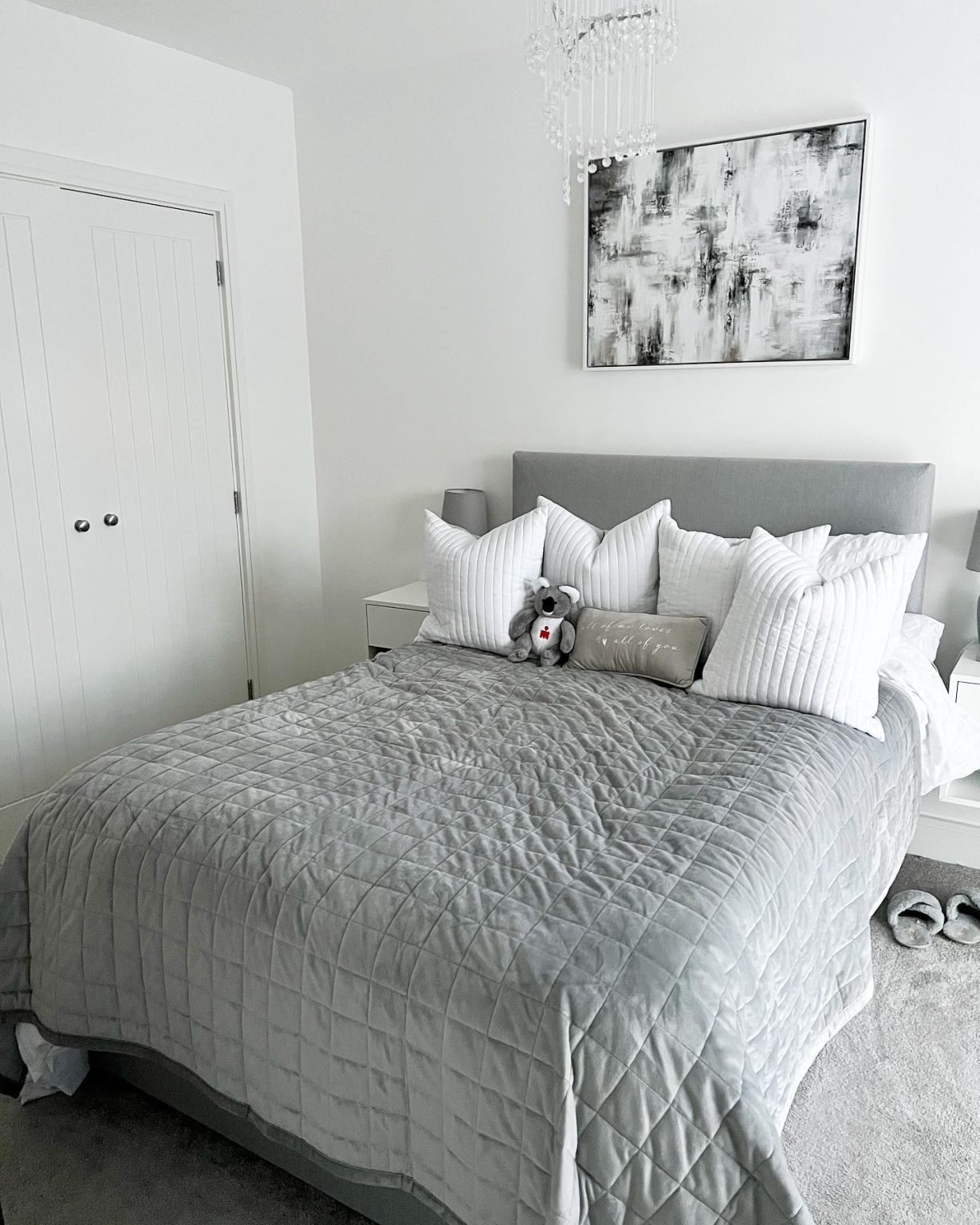 30 Grey Bedroom Ideas for a Trendy and Relaxing Retreat | Design Inspo ...