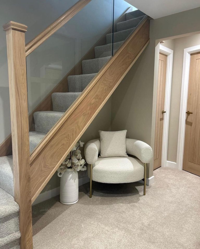 29 Glass Staircase Ideas: Elegance Meets Modern Design - placeideal.com