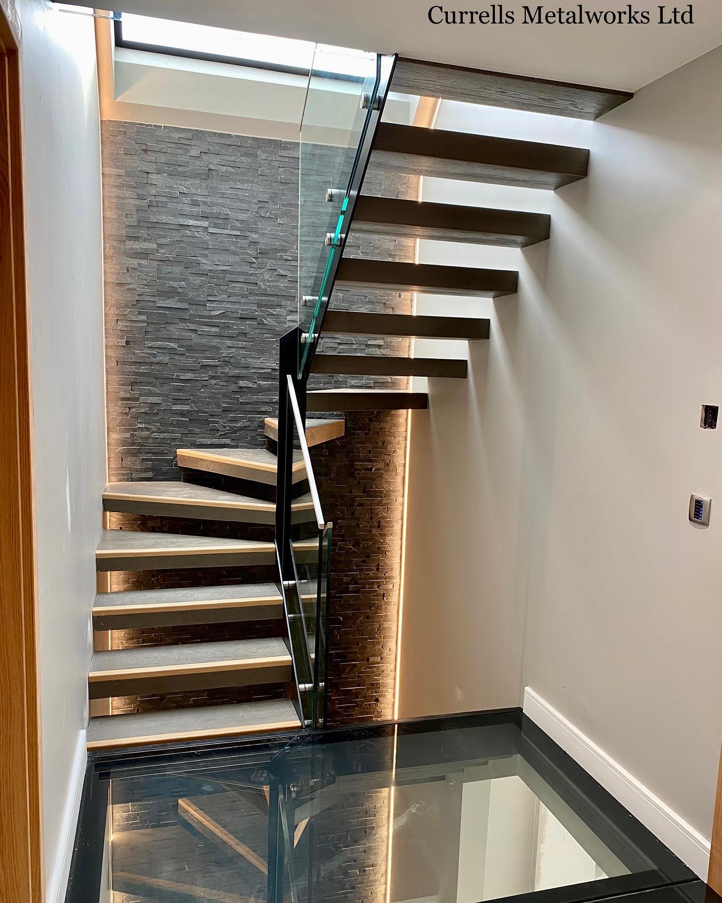 29 Glass Staircase Ideas: Elegance Meets Modern Design - placeideal.com