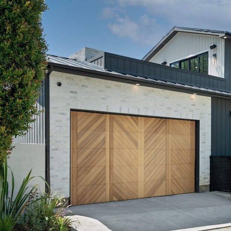 Boost Home Style with 27 Garage Door Ideas - Find Your Perfect Match ...
