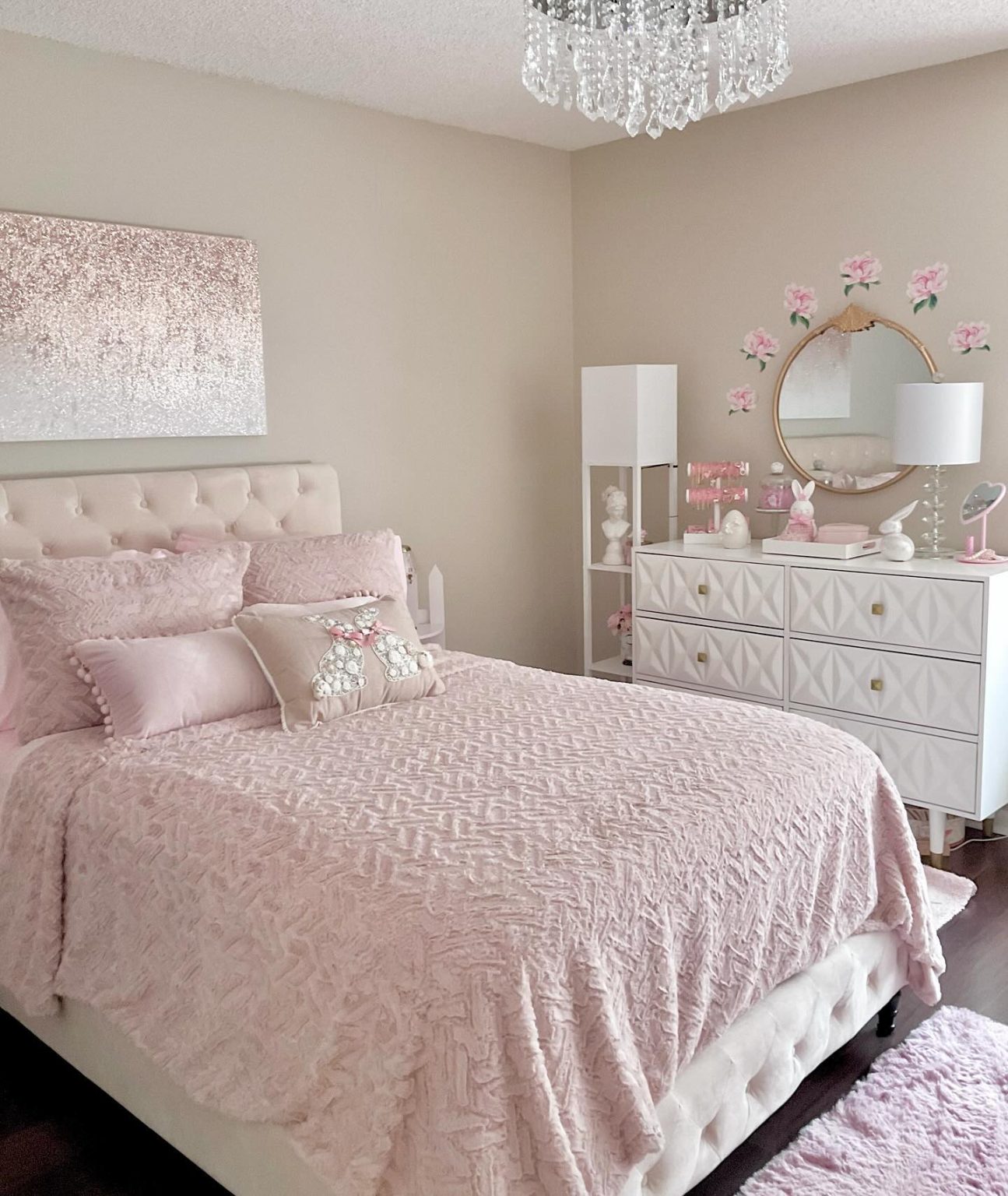 Discover 36 Pink Bedroom Ideas to Inspire Your Next Cozy Makeover ...