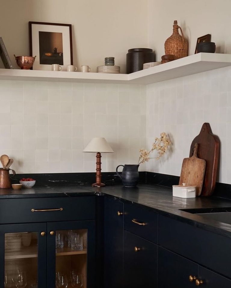 34 Dark Kitchen Ideas: Transform Your Home with Elegant Designs ...