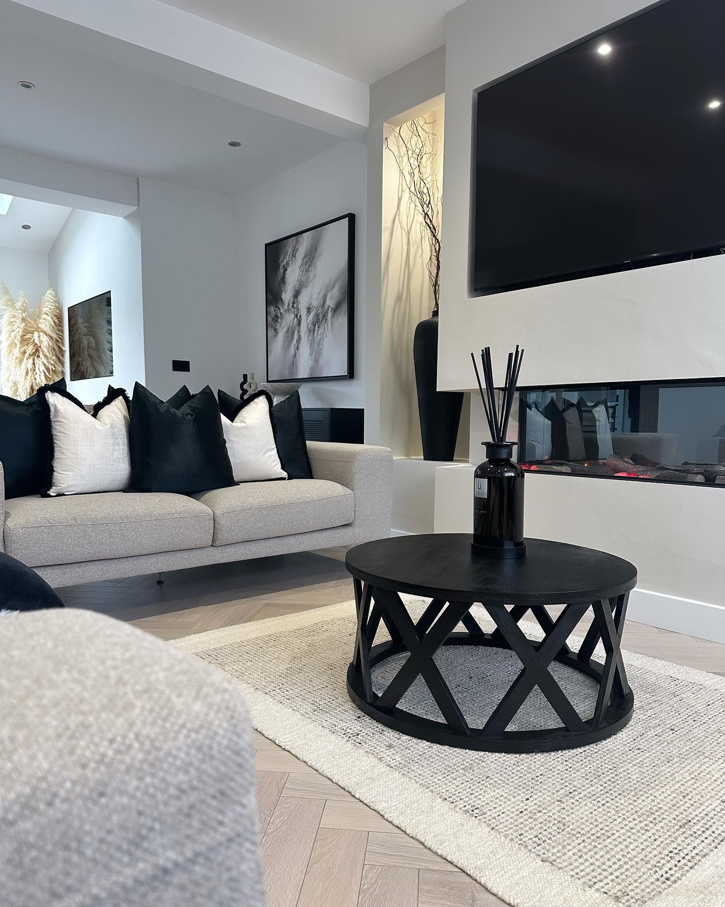 Stunning Living Room Scandinavian Decor image