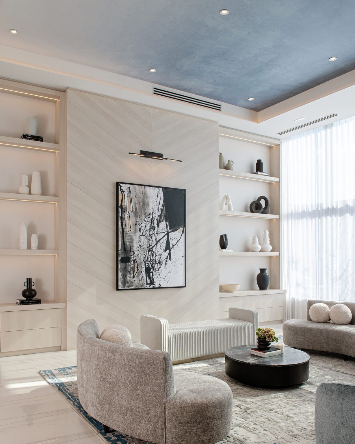 32 Decorating Ideas for High Ceilings: Transform Your Living Room with ...