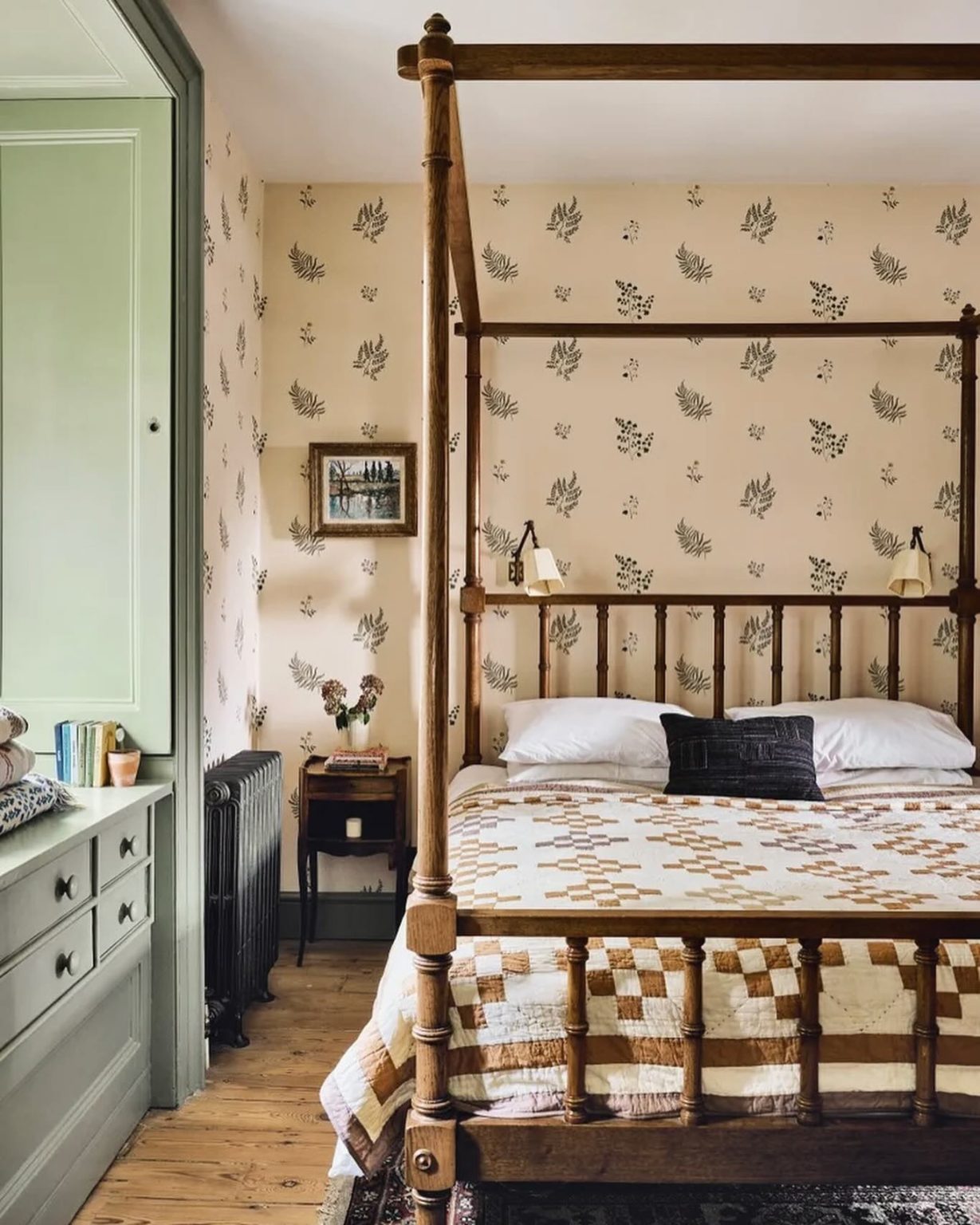 31 Unique Wallpaper Ideas for Bedroom: Enhance Style And Comfort ...