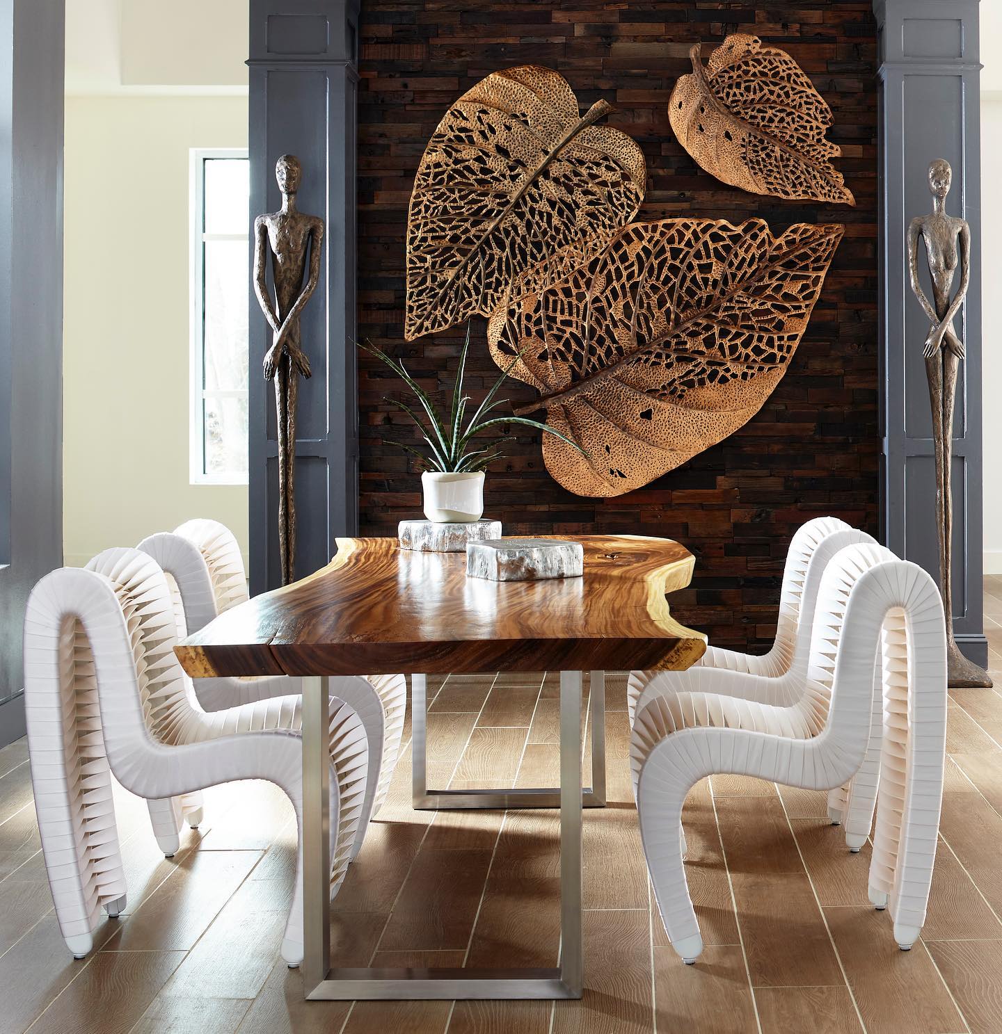 21 Tall Wall Decor Ideas to Elevate Your Home’s Aesthetic - placeideal.com