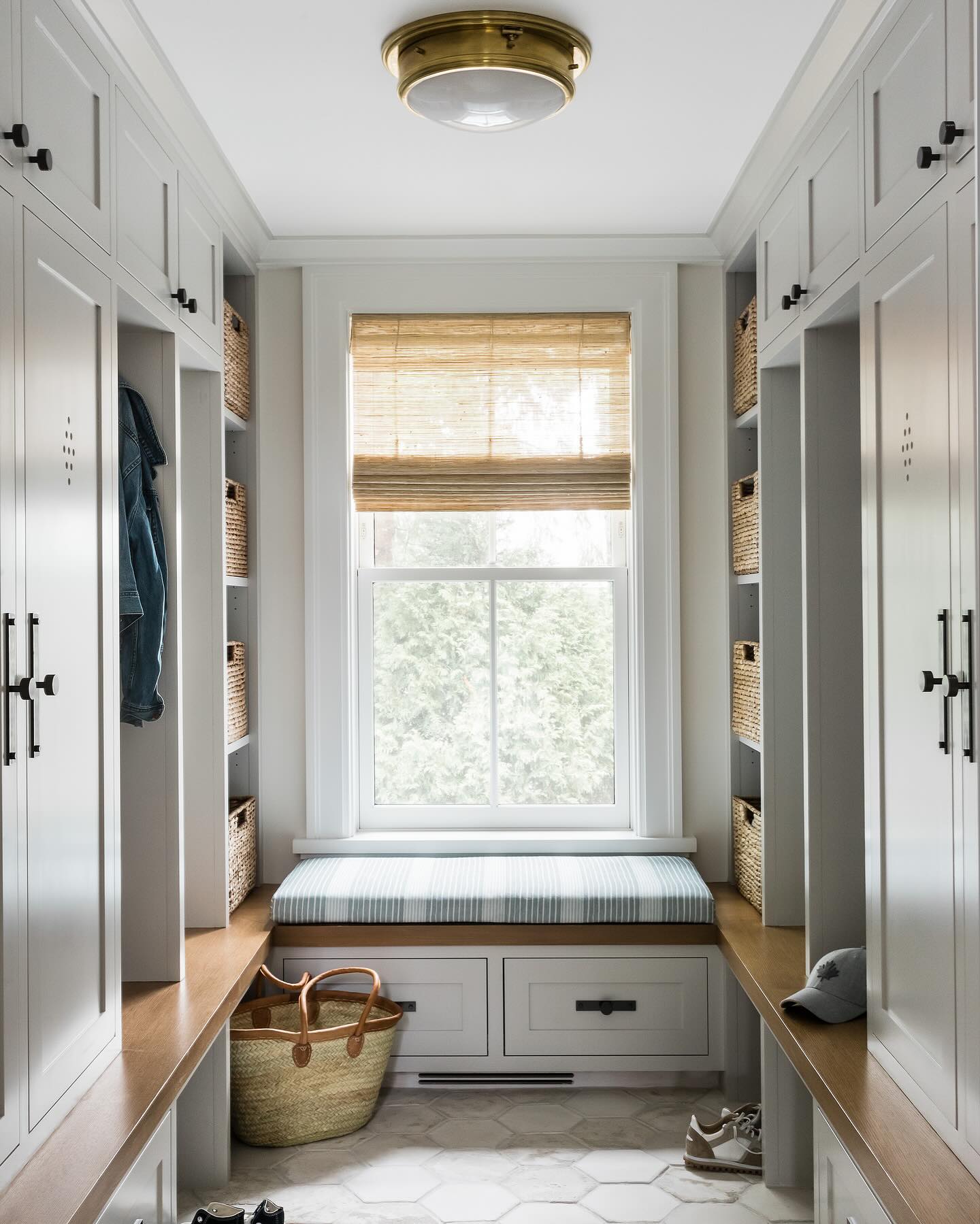 37 Mudroom Ideas - Enhance Your Home with Practical and Stylish Designs ...