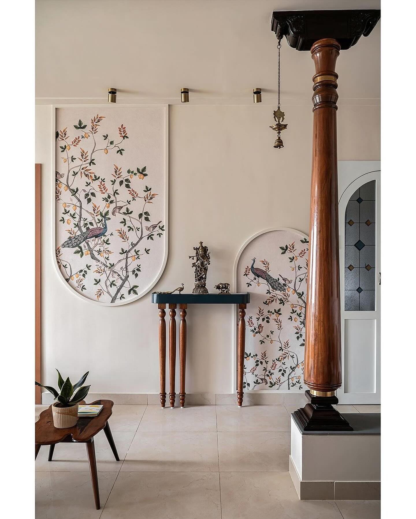 21 Tall Wall Decor Ideas to Elevate Your Home’s Aesthetic - placeideal.com