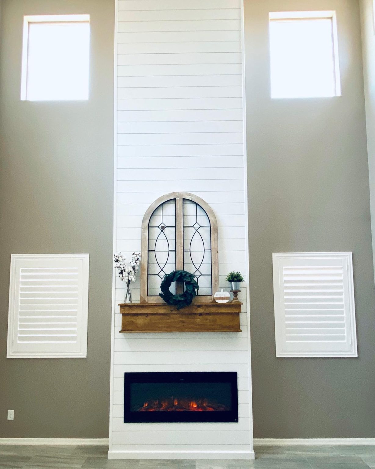21 Tall Wall Decor Ideas to Elevate Your Home’s Aesthetic - placeideal.com