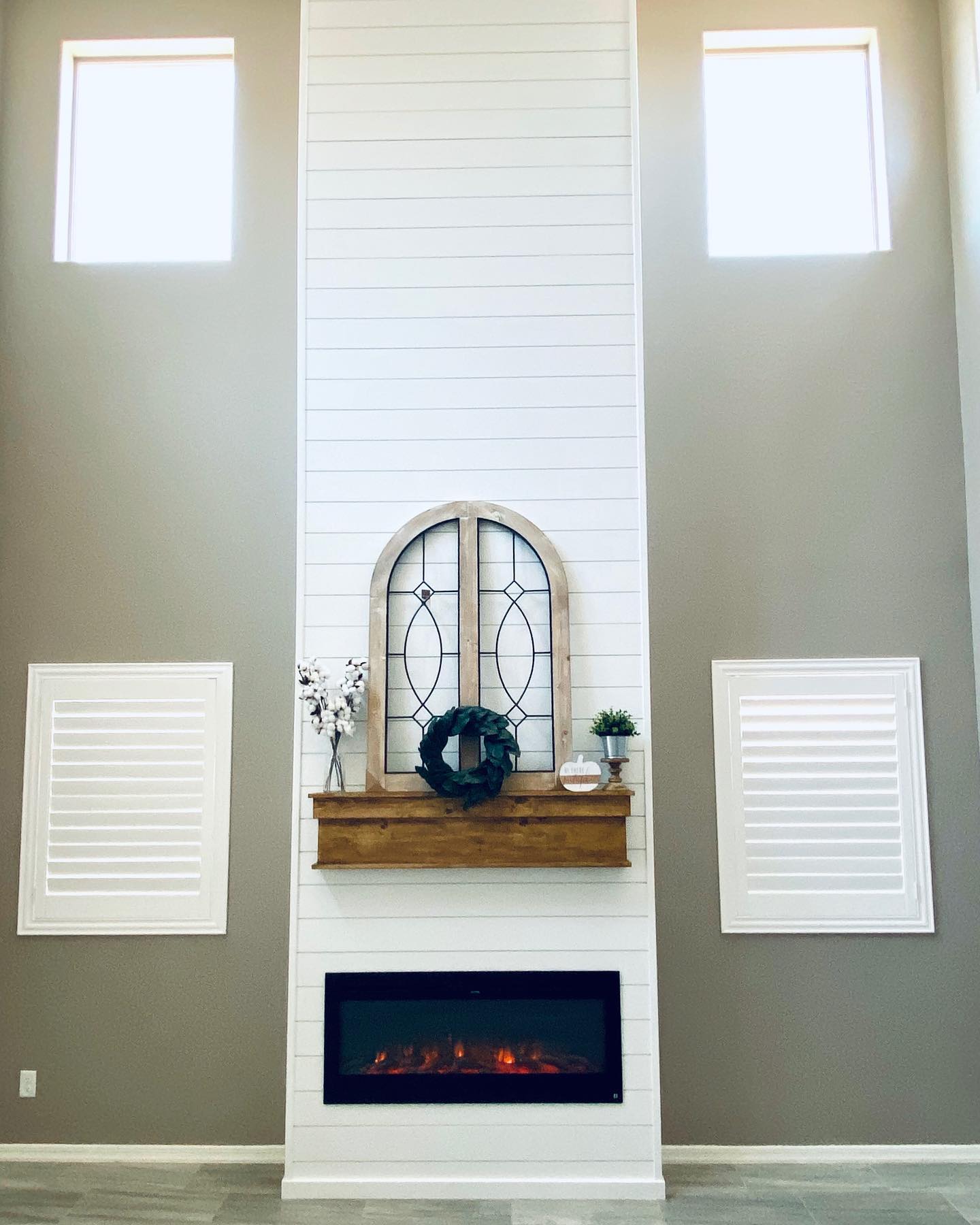 21 Tall Wall Decor Ideas to Elevate Your Home’s Aesthetic - placeideal.com