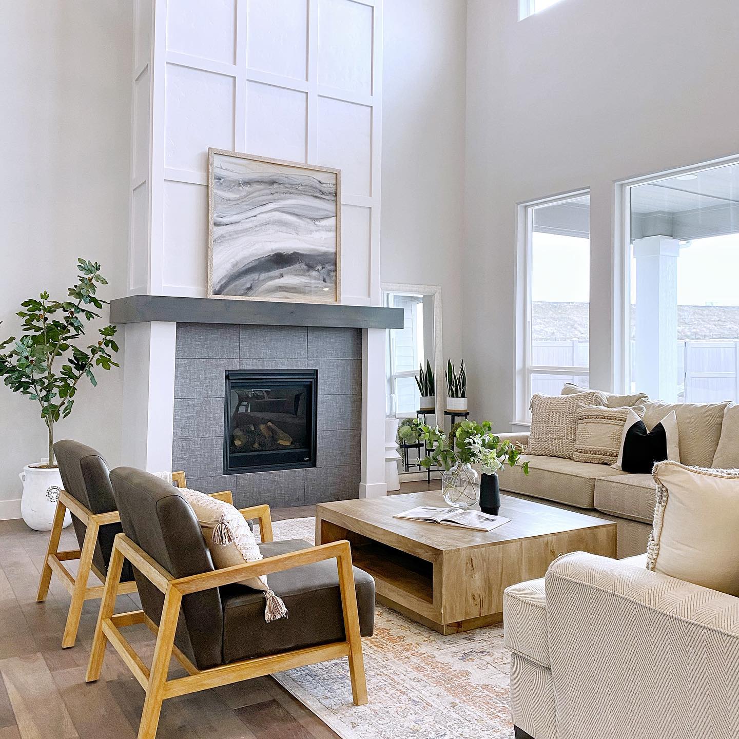 21 Tall Wall Decor Ideas to Elevate Your Home’s Aesthetic - placeideal.com