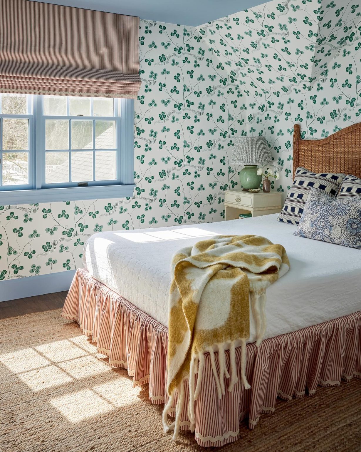 31 Unique Wallpaper Ideas for Bedroom: Enhance Style And Comfort ...