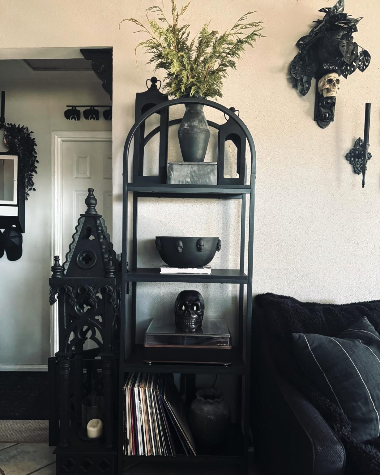 35 Gothic Decor Ideas to Transform Your Home into a Dark and Elegant