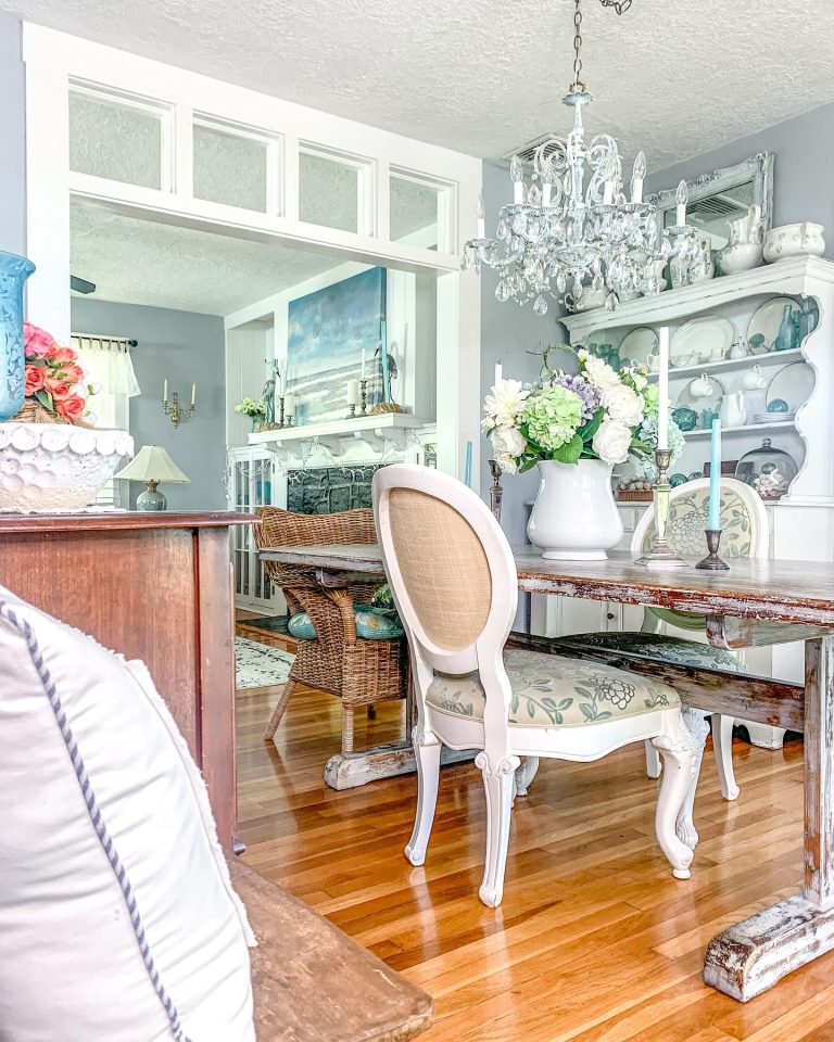 28 Stunning Coastal Dining Room Ideas for a Beach-Inspired Home ...