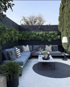35 Fence Decorating Ideas to Transform Your Backyard into a Stunning