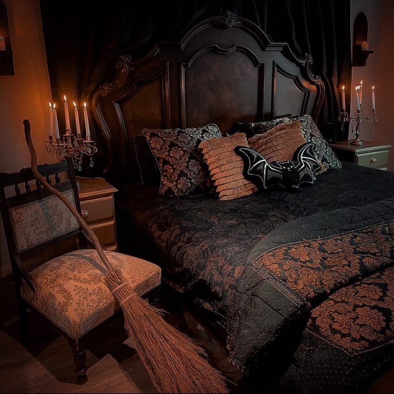 32 Gothic Bedroom Ideas: Transform Your Space with Dark Elegance and ...